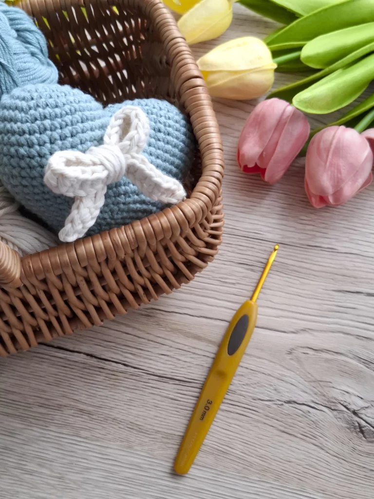 Gotowe szydełkowe serce wykonane według darmowego wzoru