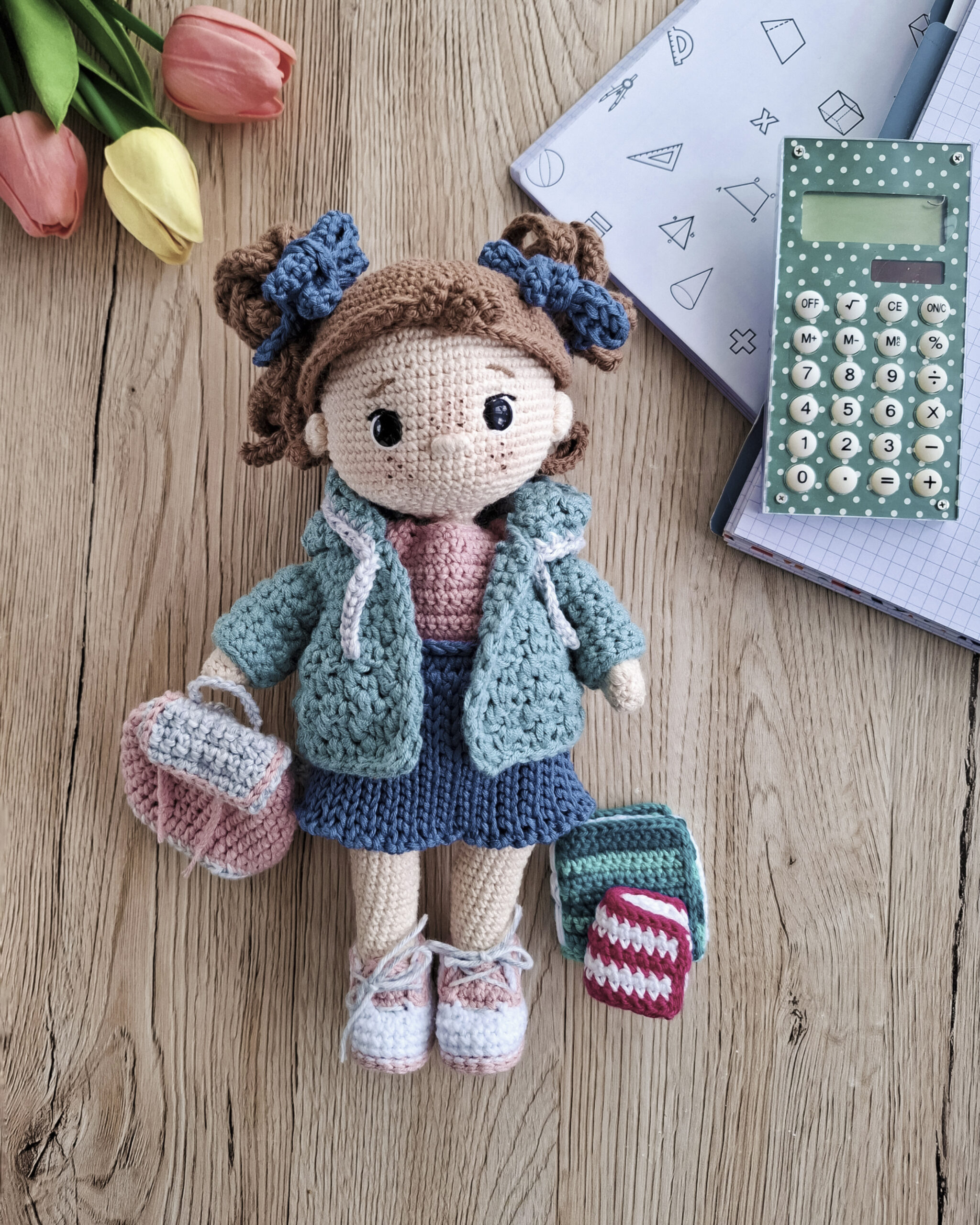 Przykładowe projekty wykonane z różnych grubości włóczek